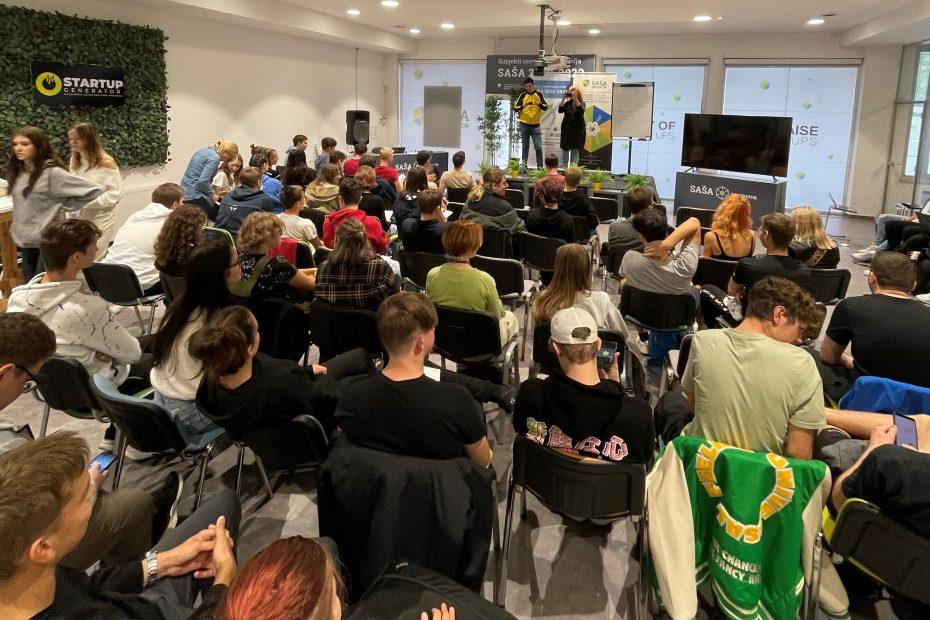 75 velenjskih dijakov predstavilo kreativne podjetniške ideje in dizajne